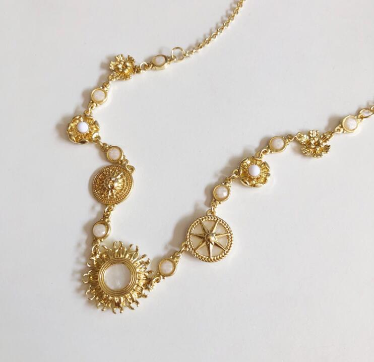 Eight-pointed star lucky compass gold coin necklace women classic rhinestone neck accessories
Eight-pointed star lucky compass gold coin necklace women classic rhinestone neck accessories