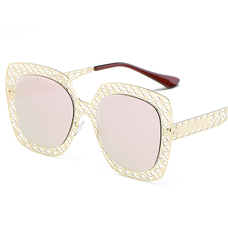Metal hollow out web celebrity with big box sunglass male ms han edition is prevented bask in C315 cool glasses
Metal hollow out web celebrity with big box sunglass male ms han edition is prevented bask in C315 cool glasses