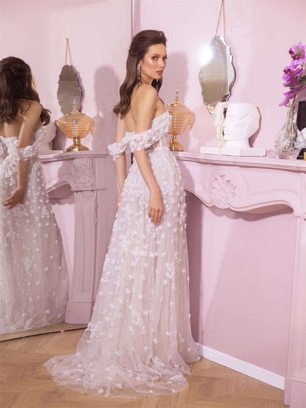 3D Floral Appliques Bohemian Wedding Dresses Off Shoulder Lace Bridal Gowns A Line Illusion Tulle Beach Wedding Dress