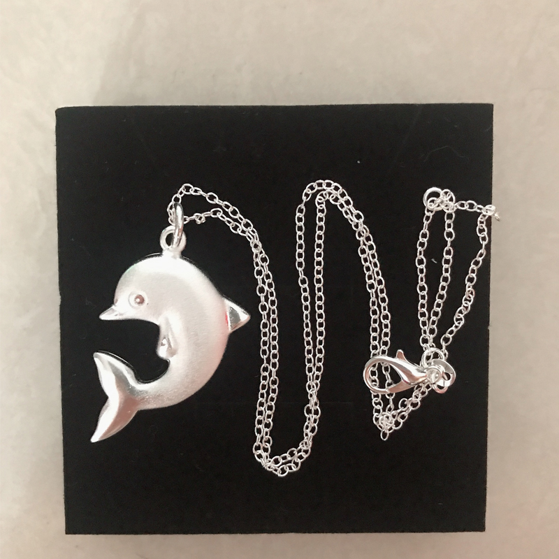 Women Cute Dolphin Pendant Necklace Animal Dolphin Chain Necklace High Quality Jewelry Accessories
Women Cute Dolphin Pendant Necklace Animal Dolphin Chain Necklace High Quality Jewelry Accessories