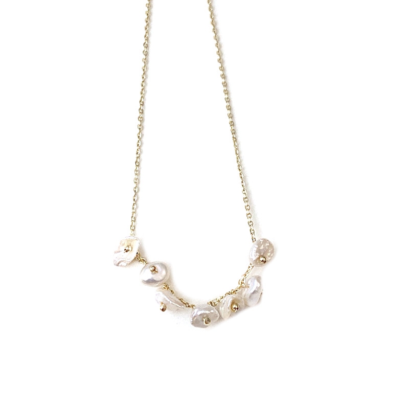 Niche Design Freshwater Pearl Petal Wild Simple Fashion Retro Necklace Clavicle Chain Necklace
Niche Design Freshwater Pearl Petal Wild Simple Fashion Retro Necklace Clavicle Chain Necklace