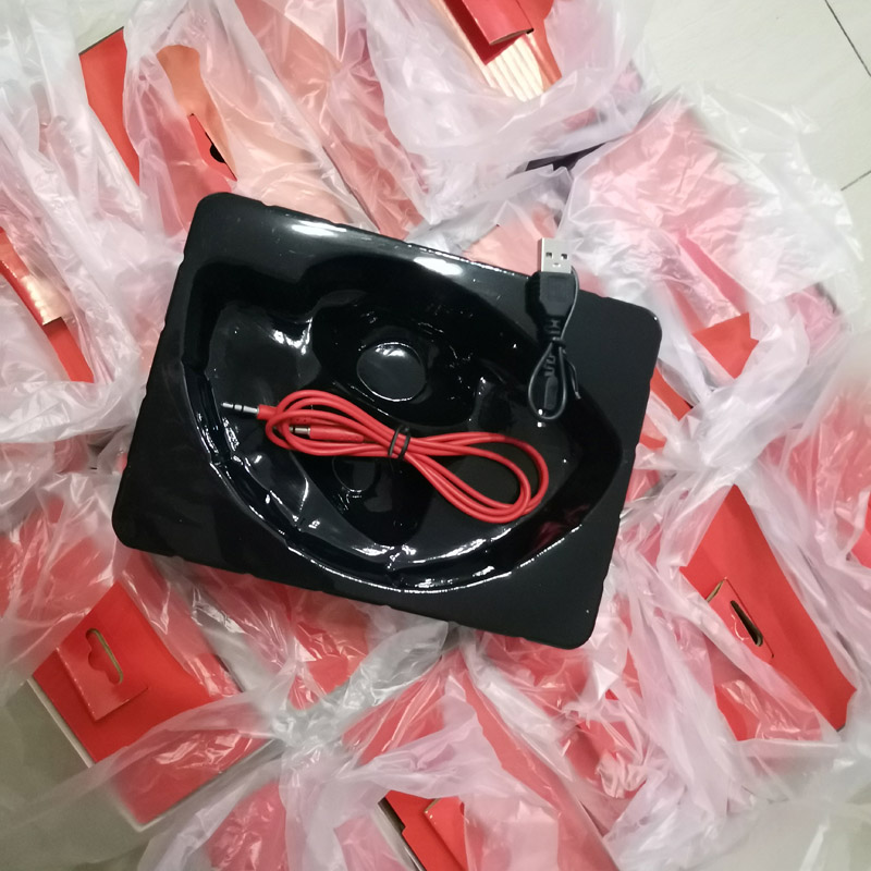 A+++++ Hottest Wireless Headphone Stereo Bluetooth Headsets Foldable Earphone Animation Showing Support TF Card Build-in MIC 3.5mm jack
A+++++ Hottest Wireless Headphone Stereo Bluetooth Headsets Foldable Earphone Animation Showing Support TF Card Build-in MIC 3.5mm jack