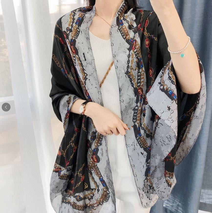 New Brand Silk Scarf Pashmina for Women Designer Ladies Summer Classic Letter Long Scarves Neck Wrap 180x90Cm Shawls Scarfs Gifts
New Brand Silk Scarf Pashmina for Women Designer Ladies Summer Classic Letter Long Scarves Neck Wrap 180x90Cm Shawls Scarfs Gifts
