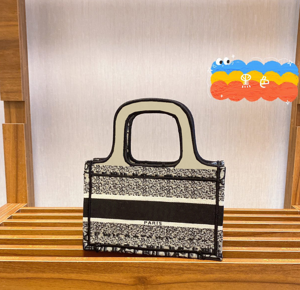 Designer Luxury Handbags Purses Women Embroider Shopping Bag Lady Classic Newest Top Quality Brand Bag with L0G0 Totes, Black
Designer Luxury Handbags Purses Women Embroider Shopping Bag Lady Classic Newest Top Quality Brand Bag with L0G0 Totes, Black