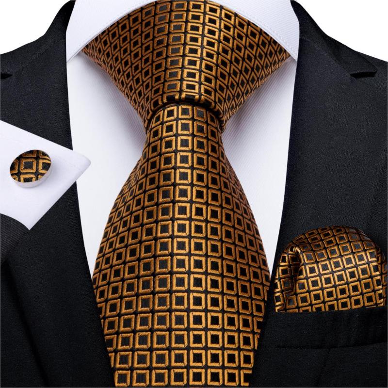 Men Tie Black Gold Plaid Quality Wedding Tie For Men Hanky Cufflink Silk Set DiBanGu Novelty Design Business Party MJ-7305
Men Tie Black Gold Plaid Quality Wedding Tie For Men Hanky Cufflink Silk Set DiBanGu Novelty Design Business Party MJ-7305