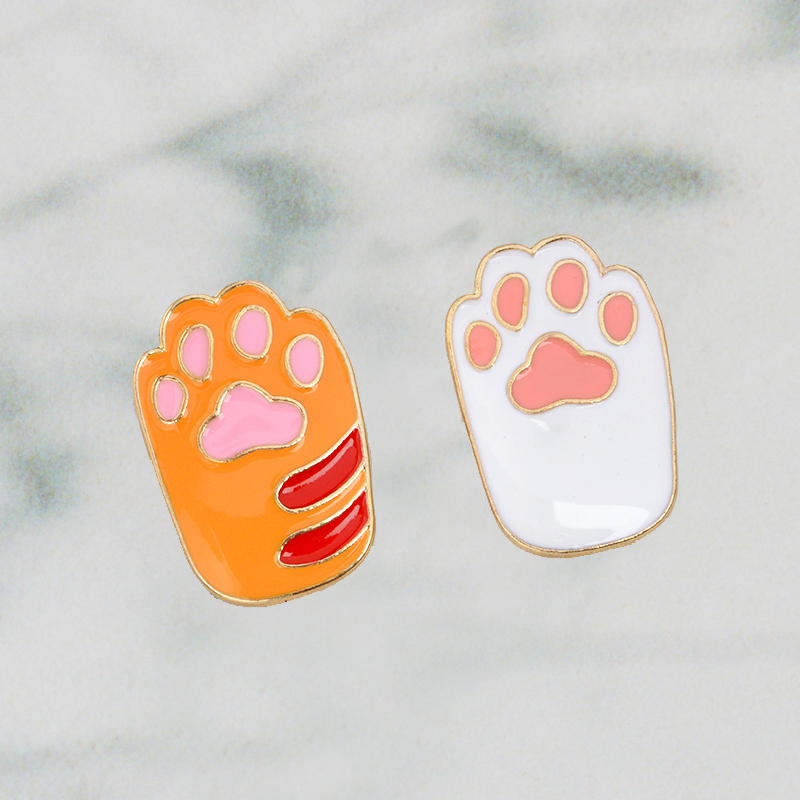 Kawaii Cartoon Cat Hard Enamel Pin Yellow White Metal Animal Pet Brooch for girl Dog cat lovers Backpack Lapel Pin Badge
Kawaii Cartoon Cat Hard Enamel Pin Yellow White Metal Animal Pet Brooch for girl Dog cat lovers Backpack Lapel Pin Badge