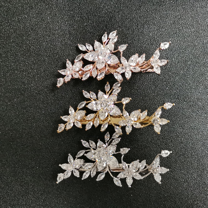SLBRIDAL Prong Setting Clear Cubic Zirconia Flower Wedding Hair Clip Barrettes Bridal CZ Headpiece Hair accessorie Women Jewelry
SLBRIDAL Prong Setting Clear Cubic Zirconia Flower Wedding Hair Clip Barrettes Bridal CZ Headpiece Hair accessorie Women Jewelry