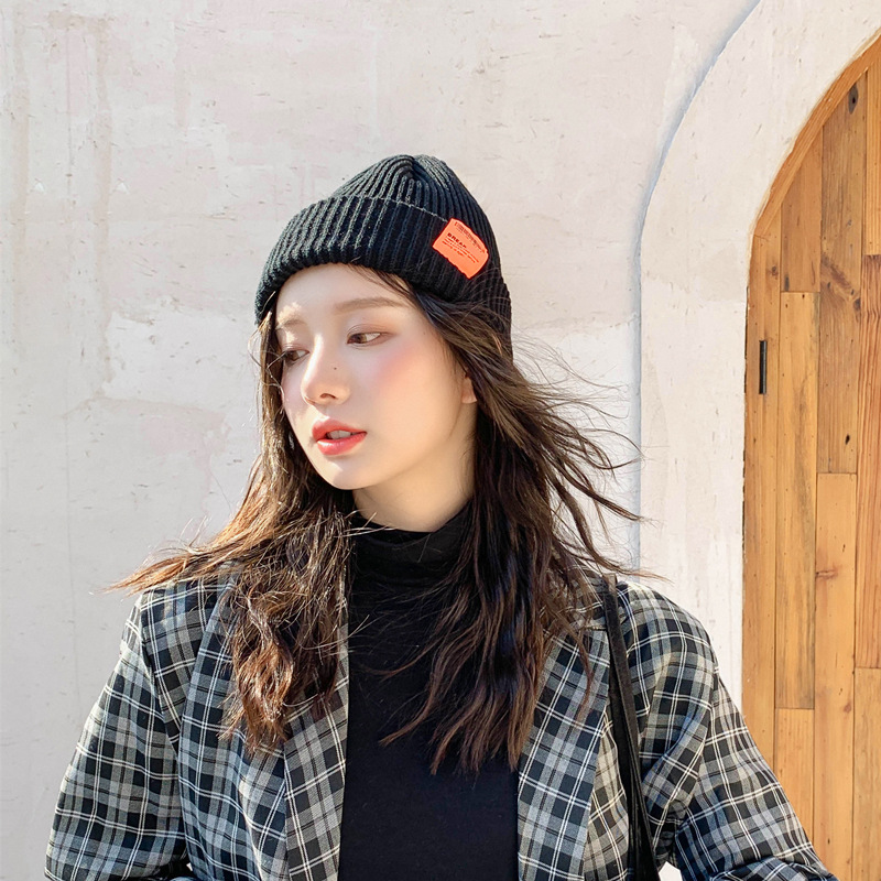 Winter hat college bar code cloth label fashion woolen hat female autumn and winter warm knitted cold male couple
Winter hat college bar code cloth label fashion woolen hat female autumn and winter warm knitted cold male couple