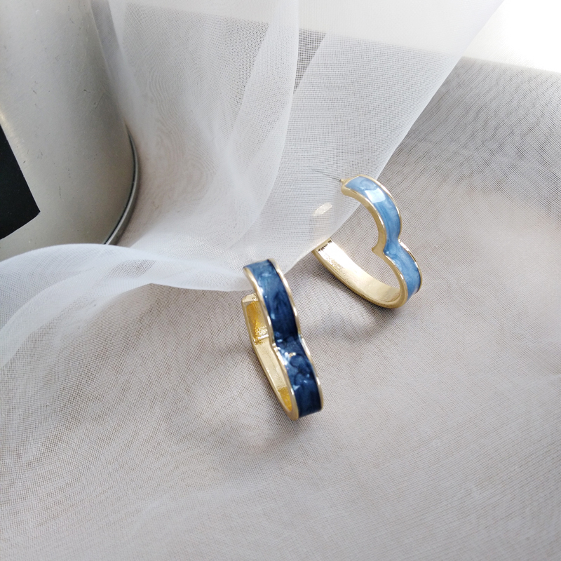 French blue drip fresh ear earrings romantic love shape circle creative asymmetric earrings women adorn article
French blue drip fresh ear earrings romantic love shape circle creative asymmetric earrings women adorn article