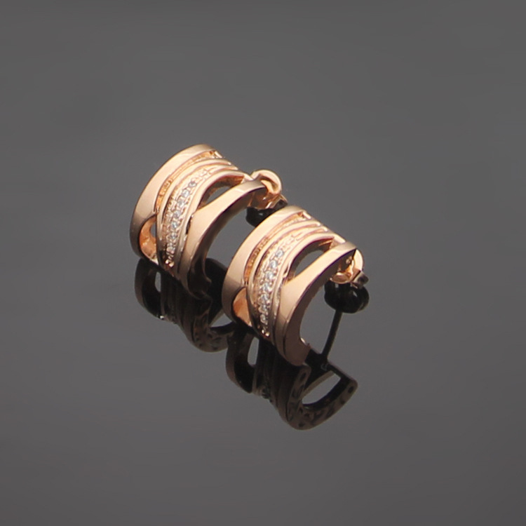 Europe America Style Lady Women Titanium Steel Engraved B Initials Hollow Out Diamond Spiral C-shape Stud Earrings 2 Color