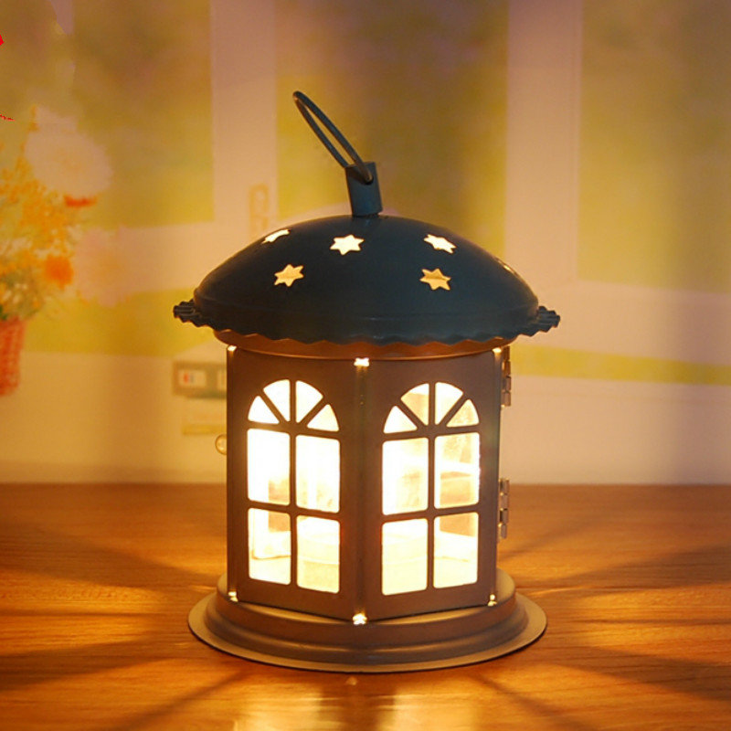 Small Metal Lantern Stand Vintage Candle Holders Modern Simple Home Dinner Table Candlestick Marokaanse Lampen Home Decor MM50ZT
Small Metal Lantern Stand Vintage Candle Holders Modern Simple Home Dinner Table Candlestick Marokaanse Lampen Home Decor MM50ZT