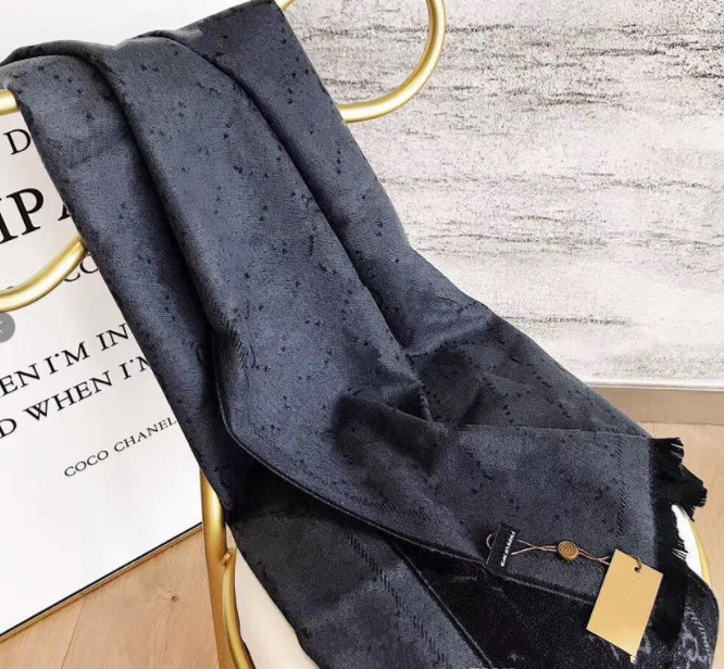 Designer Winter Cashmere Scarf Pashmina For Women High Quality Brand Wool warm Scarf Fashion Women Cashmere Long Shawl Wrap Scarves 180x70cm
Designer Winter Cashmere Scarf Pashmina For Women High Quality Brand Wool warm Scarf Fashion Women Cashmere Long Shawl Wrap Scarves 180x70cm