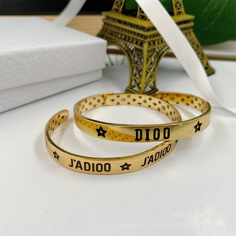 D brass letter open bracelet di fashion all-match couple popular internet celebrity ins same Style Female, Black
D brass letter open bracelet di fashion all-match couple popular internet celebrity ins same Style Female, Black