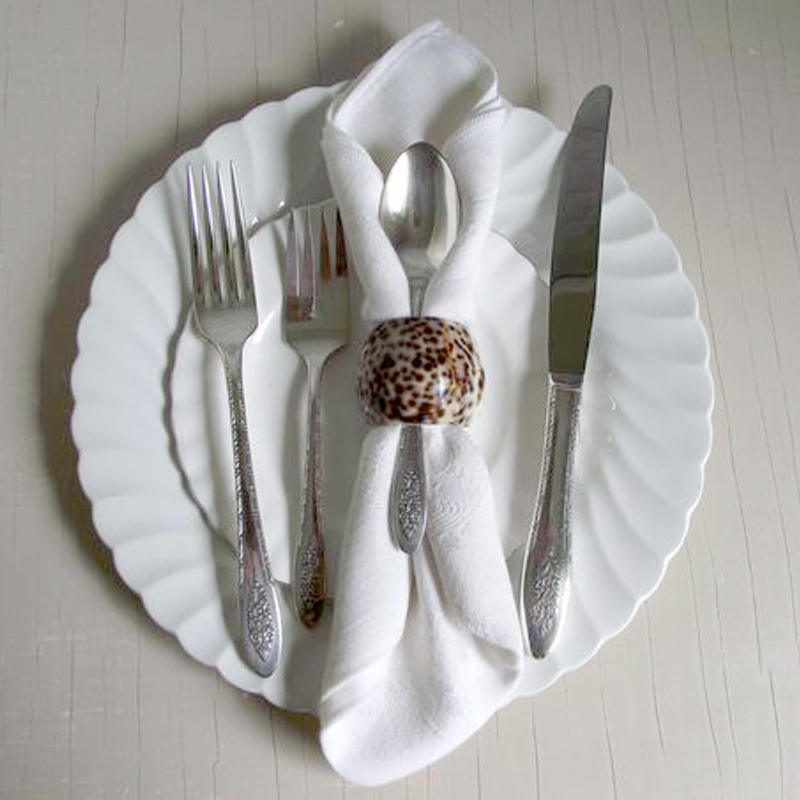 Free Shipping(6pcs/lot)Tiger Cowrie Shell Napkin Rings Natural Shell Napkin Holders Coastal Beach House Table Decor
Free Shipping(6pcs/lot)Tiger Cowrie Shell Napkin Rings Natural Shell Napkin Holders Coastal Beach House Table Decor