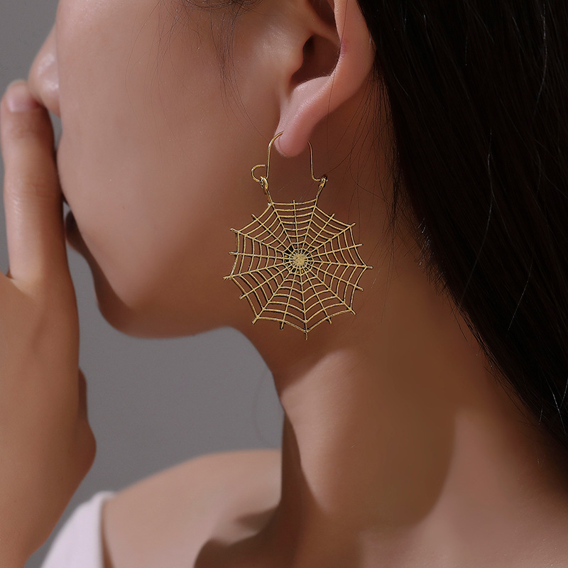 European New Earrings Retro Hollow Spider Web Drop Earrings Gothic Exaggerated Metal Christmas Earings Jewelry E328
European New Earrings Retro Hollow Spider Web Drop Earrings Gothic Exaggerated Metal Christmas Earings Jewelry E328