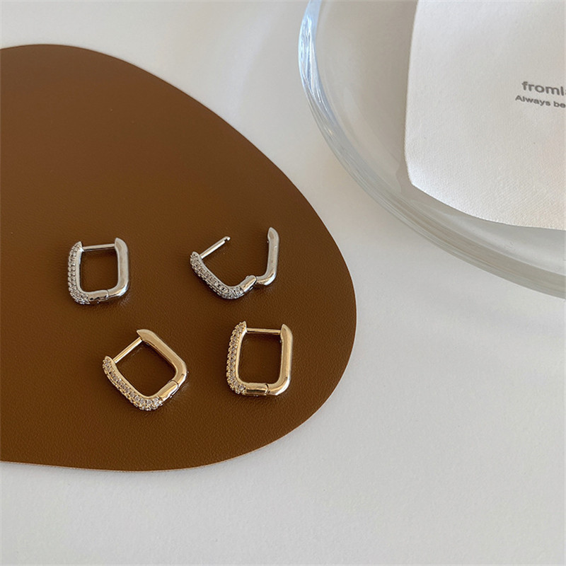 Hoop & Huggie Gold Color Geometric Rhinestone Earrings Chunky For Women Fashion Jewelry Hoops Brincos 2021
Hoop & Huggie Gold Color Geometric Rhinestone Earrings Chunky For Women Fashion Jewelry Hoops Brincos 2021
