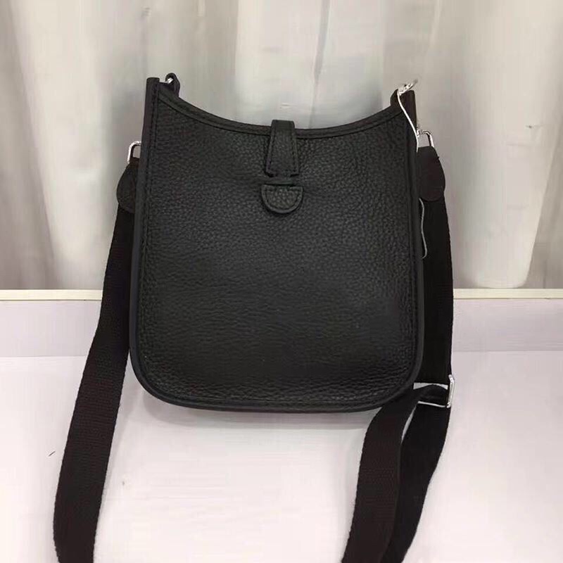 Wholesale classic genuine leather shoulder bag real cowhide fashion one shoulder mini female bag multicolor shopping bag casual messenger al, Red
Wholesale classic genuine leather shoulder bag real cowhide fashion one shoulder mini female bag multicolor shopping bag casual messenger al, Red