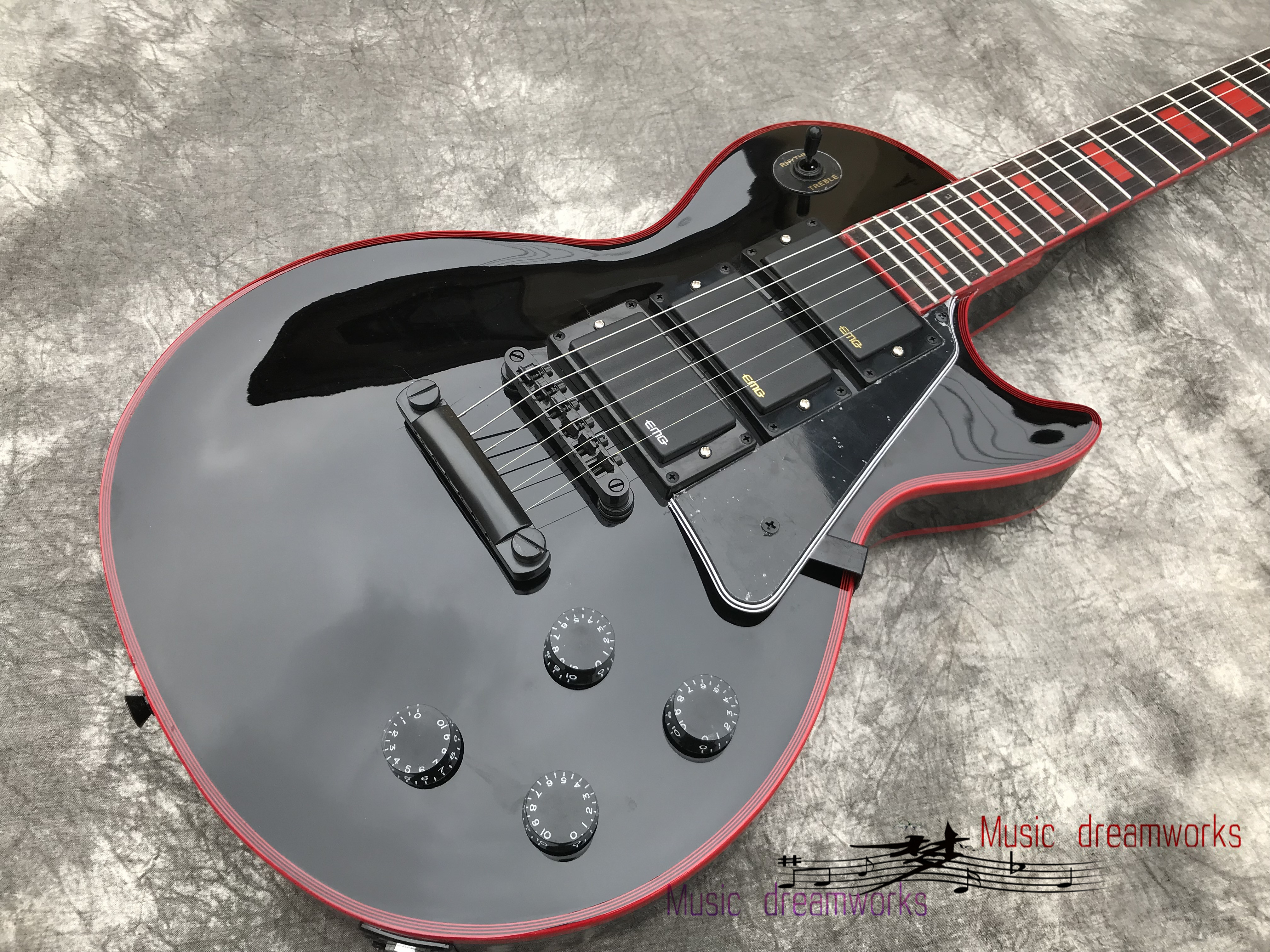New Electric Guitar Wholesale From China maple wood.G custom 3 pick-up style Red binding and inlays and LOGO
New Electric Guitar Wholesale From China maple wood.G custom 3 pick-up style Red binding and inlays and LOGO