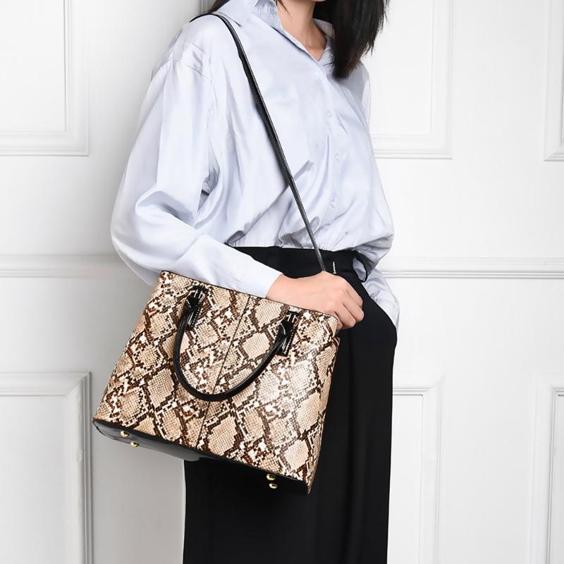 Brand New 2020 Fashion2Pcs Fashion Casual Large Capacity Serpentine Single Should Bags Handbag+Wallet#103, Blue
Brand New 2020 Fashion2Pcs Fashion Casual Large Capacity Serpentine Single Should Bags Handbag+Wallet#103, Blue