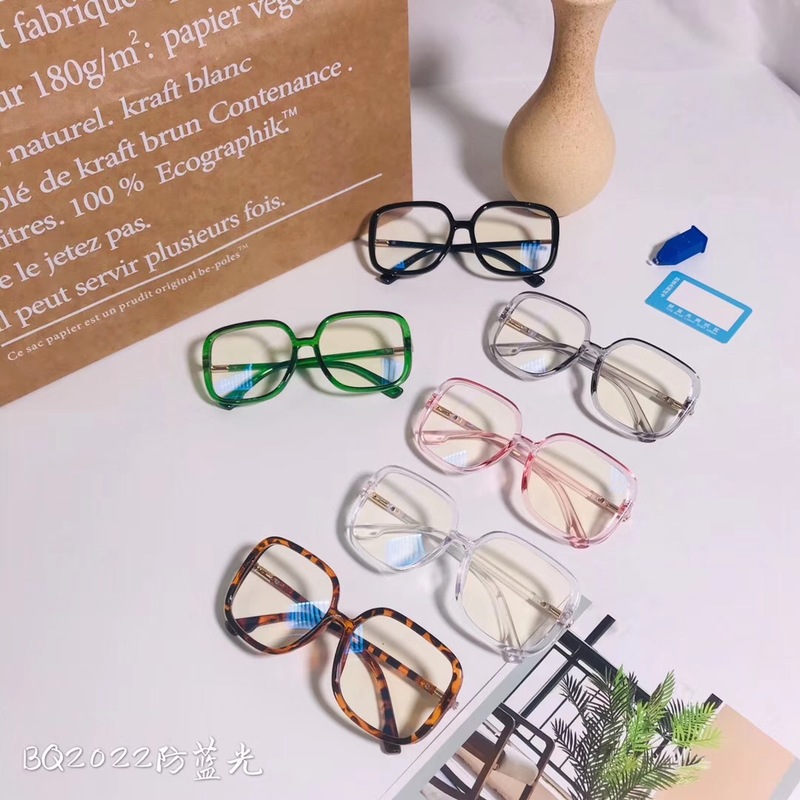 blue light proof glasses 2022 mobile computer goggles outdoor sun shading and radiation resistant flat mirror
blue light proof glasses 2022 mobile computer goggles outdoor sun shading and radiation resistant flat mirror