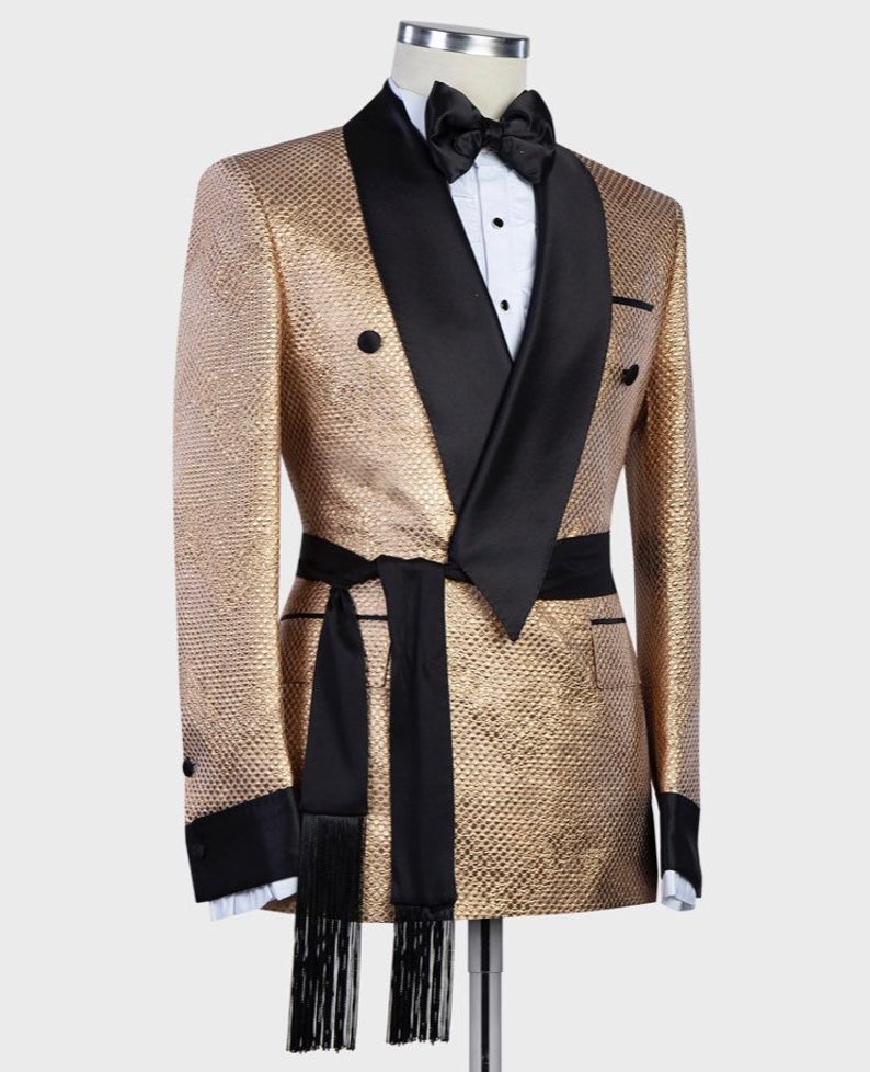 Arabic Luxury Gold Mens Wedding Tuxedos with Belt Custom Made Single Jacket Groom Groomsmen Suit Mens Formal Wear