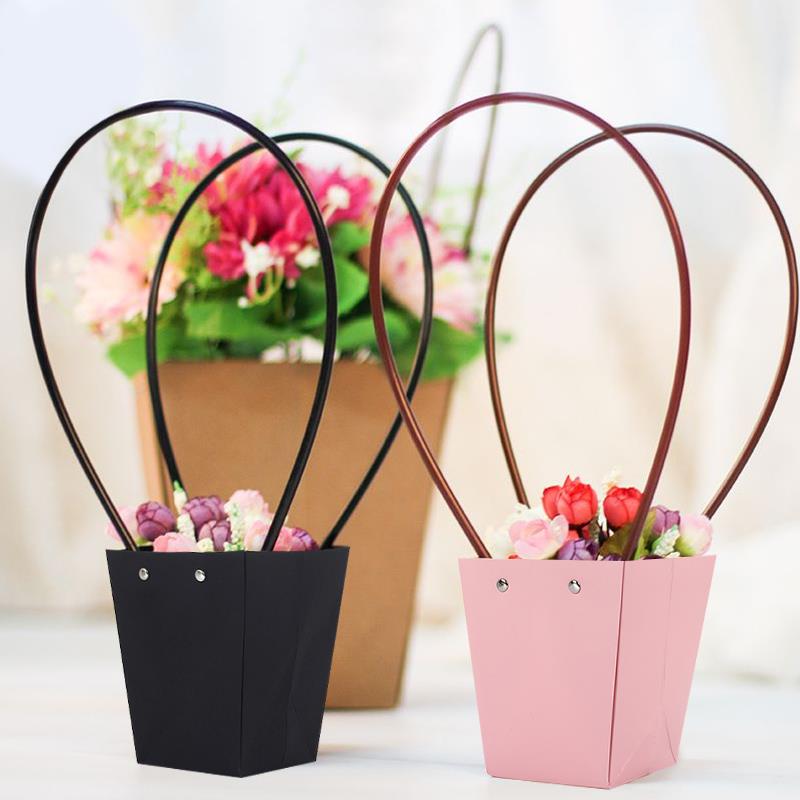 Handy GIft Bag Paper Wedding Party Candy Box Bunga Fashion Livingroom Rose Beautiful Florist Festival Handy Flower Bag
Handy GIft Bag Paper Wedding Party Candy Box Bunga Fashion Livingroom Rose Beautiful Florist Festival Handy Flower Bag