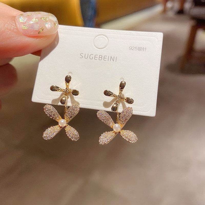 Exquisite 2 in 1 Flower Stud Earrings Gold Color Simulated Pearl Cubic Zircon Earrings Women Gift Jewelry
Exquisite 2 in 1 Flower Stud Earrings Gold Color Simulated Pearl Cubic Zircon Earrings Women Gift Jewelry