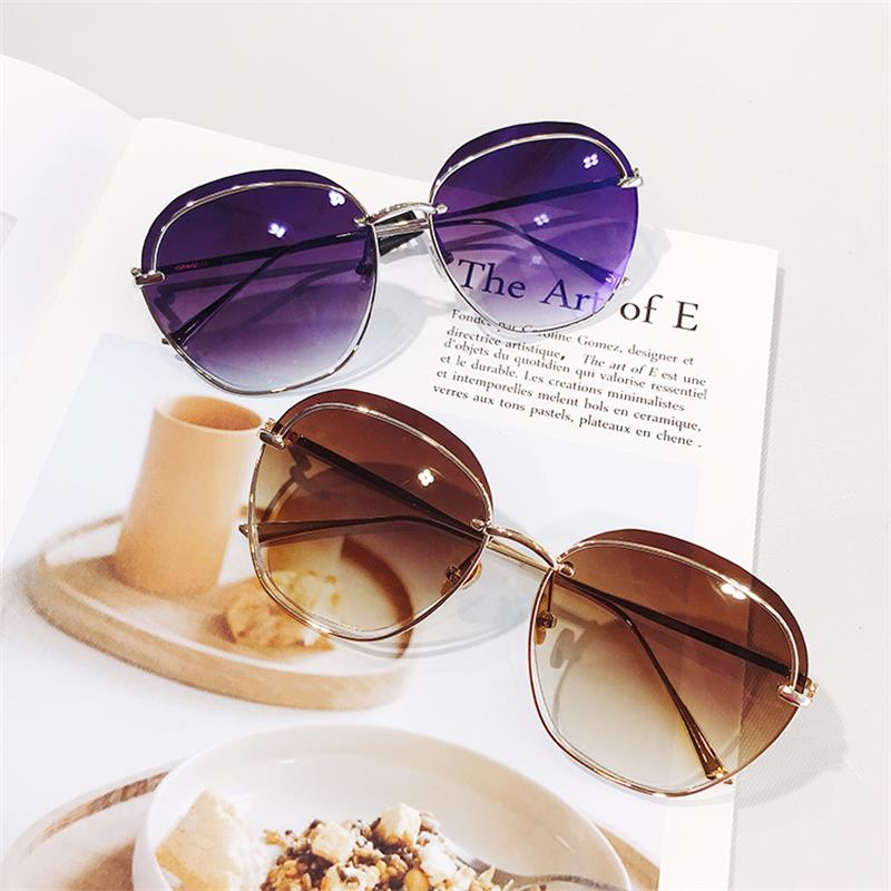 2020 New high quality Square Alloy Fashion Gradient Sunglasses Women Driving UV400 Sun Glasses Vintage Eyewear Oculos Shades, White;black
2020 New high quality Square Alloy Fashion Gradient Sunglasses Women Driving UV400 Sun Glasses Vintage Eyewear Oculos Shades, White;black