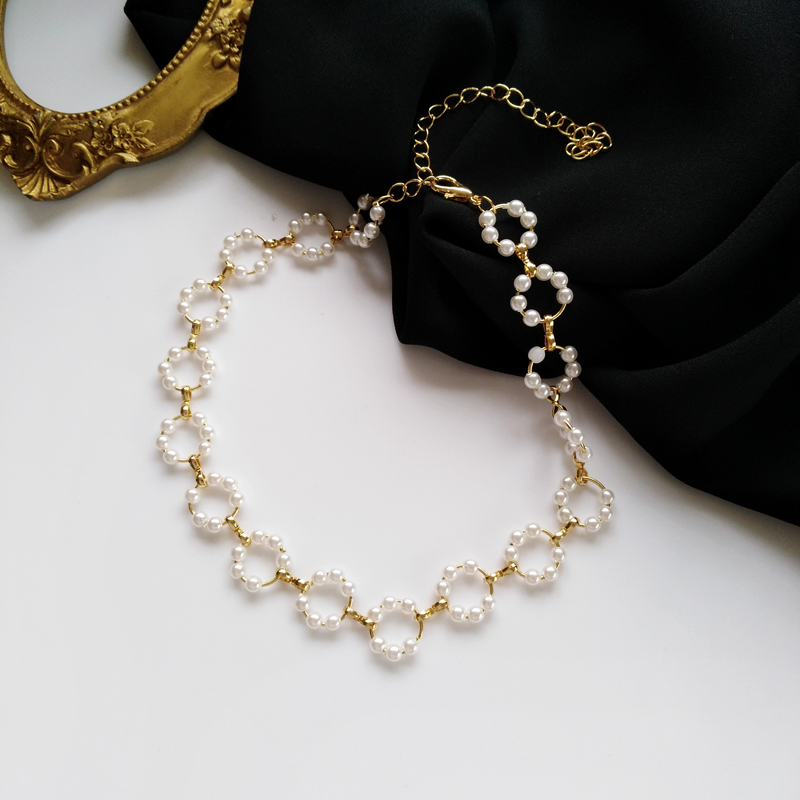 Temperament New Pearl Necklace geometric round elegant lady clavicle chain net red ins style short neckchain 1733
Temperament New Pearl Necklace geometric round elegant lady clavicle chain net red ins style short neckchain 1733