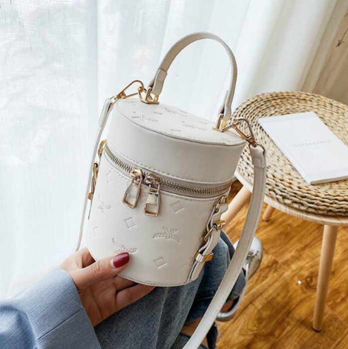 Senior Small Bucket Bag Women Round Shoulder Bags PU Best Selling Crossbody New Element High Quality, Black
Senior Small Bucket Bag Women Round Shoulder Bags PU Best Selling Crossbody New Element High Quality, Black