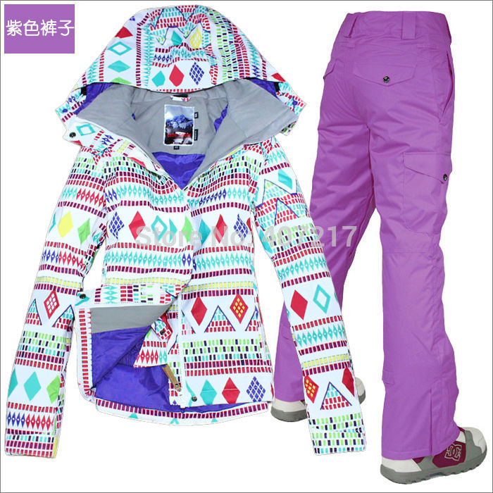 Purple ski suit for women bright snowboarding skiing suit white ski jacket and violet pants with many pockets skiwear
Purple ski suit for women bright snowboarding skiing suit white ski jacket and violet pants with many pockets skiwear