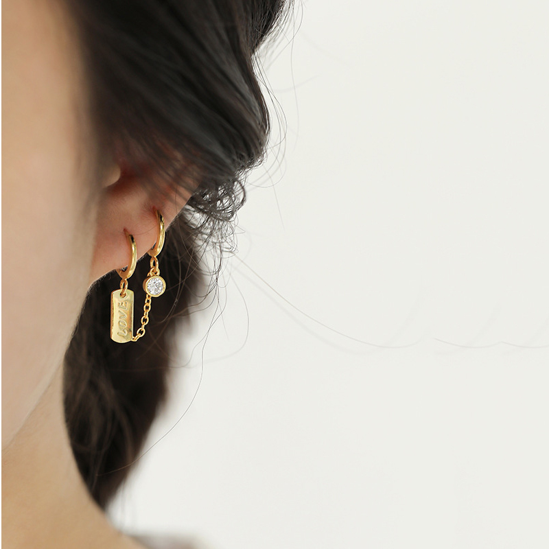 VIVILADY Real 925 Sterling Silver Double Pierced Round Zircon Square Card Pendant Women Hoop Earrings Chic Punk Female Jewelry
VIVILADY Real 925 Sterling Silver Double Pierced Round Zircon Square Card Pendant Women Hoop Earrings Chic Punk Female Jewelry