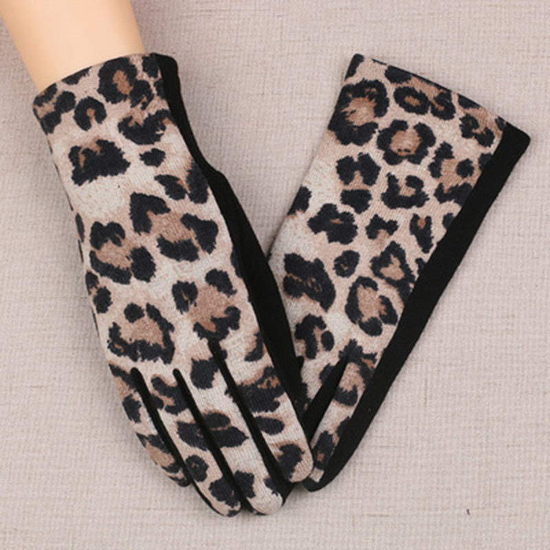 Women's Winter Fashion Leopard Gloves Thin Cashmere Warm Full Finger Touch Screen Gloves Female Wool Warm Driving K11
Women's Winter Fashion Leopard Gloves Thin Cashmere Warm Full Finger Touch Screen Gloves Female Wool Warm Driving K11
