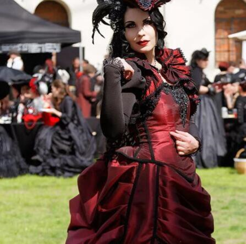 Vintage Burgundy Gothic Victorian Bustle Prom Dresses 2026 Beaded Lace-up Back Corset Hollywood Masquerade Dress Long Ruched Evening Gowns