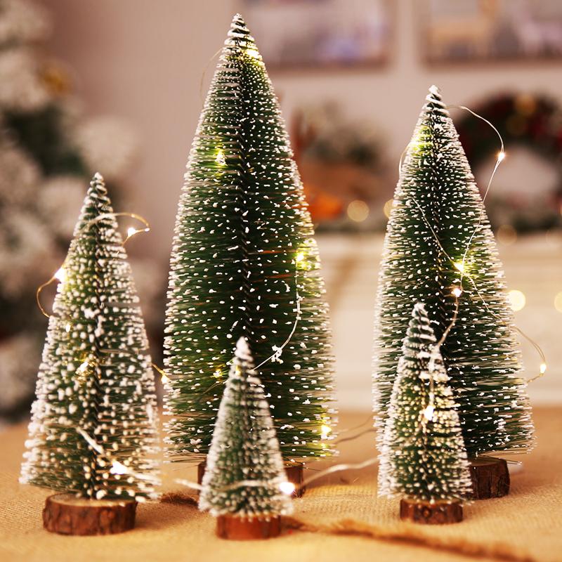 1pc Mini Snow Pine Needle with Wood Base Trees Plastic Winter Snow Ornaments Tabletop Trees for Christmas Decoration and Display
1pc Mini Snow Pine Needle with Wood Base Trees Plastic Winter Snow Ornaments Tabletop Trees for Christmas Decoration and Display