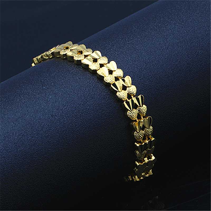 Fashion Classic Golden Bracelet Temperament Female Models Wild Heart-shaped Golden Bracelets