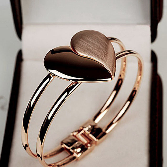 New Fashion Lady Elegant Heart Bangle Wristband Bracelet Cuff Bling Gift Style Woman Bracelet Wristband Crystal 0511g
New Fashion Lady Elegant Heart Bangle Wristband Bracelet Cuff Bling Gift Style Woman Bracelet Wristband Crystal 0511g