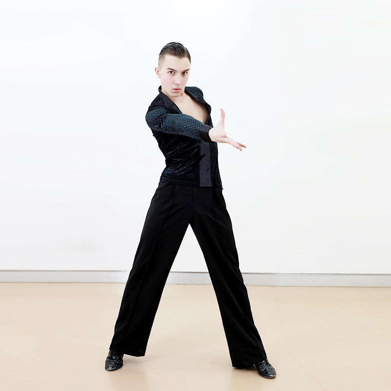 Latin Tops For Men Big V-neck Velvet Shirt Black Long Sleeves Dance Tops Tango/Tap Dance Costume Male Competition Wear VDB2186, Black top
Latin Tops For Men Big V-neck Velvet Shirt Black Long Sleeves Dance Tops Tango/Tap Dance Costume Male Competition Wear VDB2186, Black top