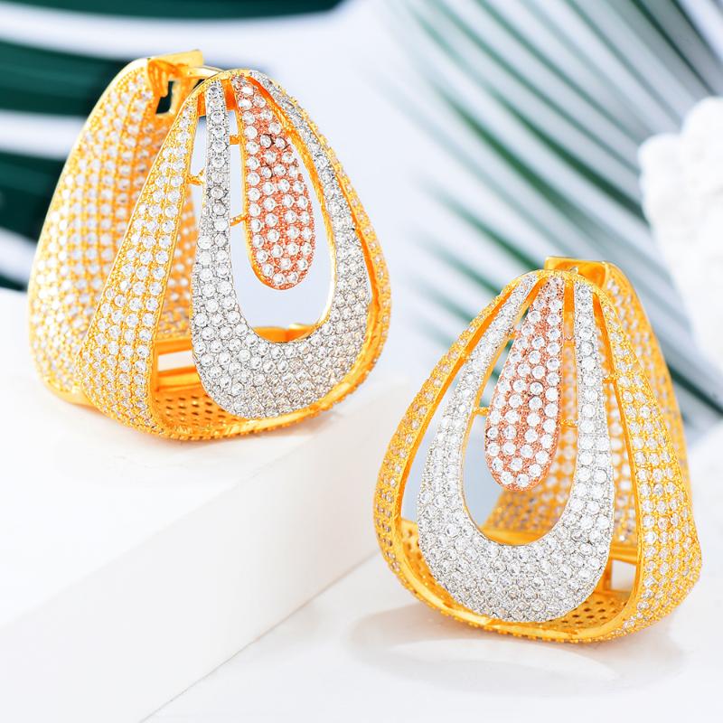 GODKI Flashing glowing Shiny Hoop Earrings Trendy Circle Dangle Earrings Original Design boucle d'oreille 2020 New
GODKI Flashing glowing Shiny Hoop Earrings Trendy Circle Dangle Earrings Original Design boucle d'oreille 2020 New