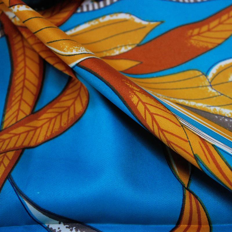 Hair Wrap Head Scarf 130 Sauqre Silk Scarf Top Animal Printed Bandana Retro Neck Foulard Femme Headwrap Versatile Accessory