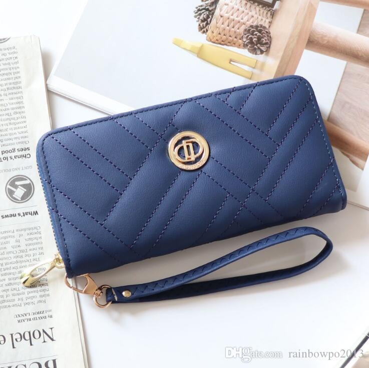 Factory wholesale women handbag small fresh solid color leather purses fashion embroidered womens purse Joker zipper leathers long wallet, Red(boutique box)
Factory wholesale women handbag small fresh solid color leather purses fashion embroidered womens purse Joker zipper leathers long wallet, Red(boutique box)