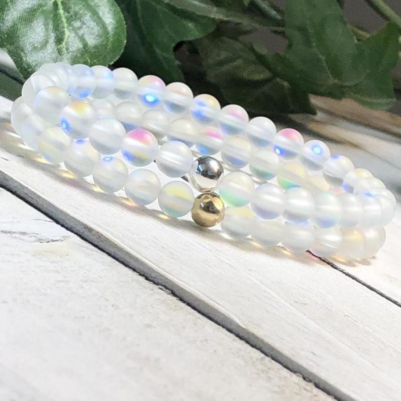 Men's and Women's Natural Stone Bracelet White Glitter Beads /Beaded Bracelet 6mm Gold / Beads Wrist Couple Bracelets2020
Men's and Women's Natural Stone Bracelet White Glitter Beads /Beaded Bracelet 6mm Gold / Beads Wrist Couple Bracelets2020