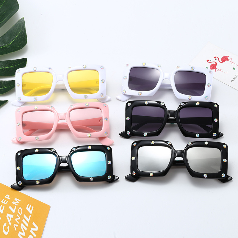 in Europe and the big box frame sunglasses fashion cool glasses glasses wholesale 1936 diamond-encrusted individuality
in Europe and the big box frame sunglasses fashion cool glasses glasses wholesale 1936 diamond-encrusted individuality