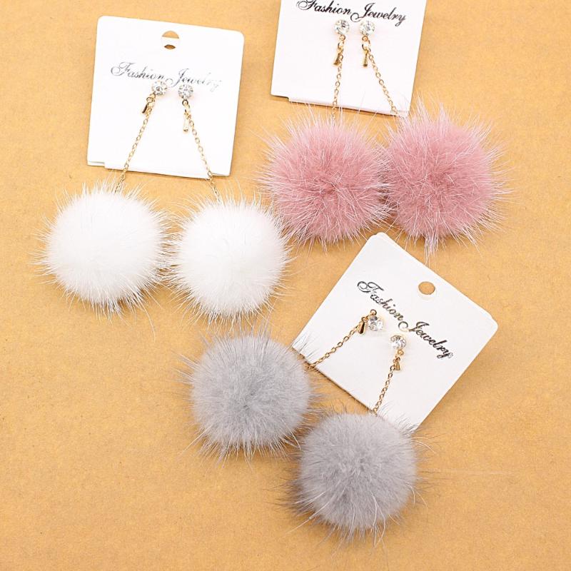 NEW Crystal Fur Ball Long Drop Earrings For Women Soft Ear Dangle Jewelry Winter Gift Trinket Brincos brinco bijoux
NEW Crystal Fur Ball Long Drop Earrings For Women Soft Ear Dangle Jewelry Winter Gift Trinket Brincos brinco bijoux