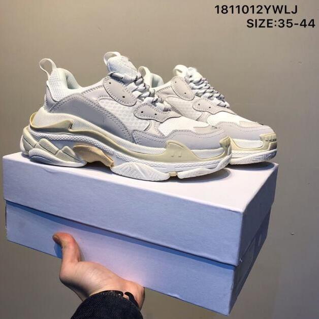 Top Quality Men Women White Black Pink Triple S Low Make Old Sneaker Combination Soles Boots Mens Womens Shoes Sports Casual Shoe chaussures
Top Quality Men Women White Black Pink Triple S Low Make Old Sneaker Combination Soles Boots Mens Womens Shoes Sports Casual Shoe chaussures