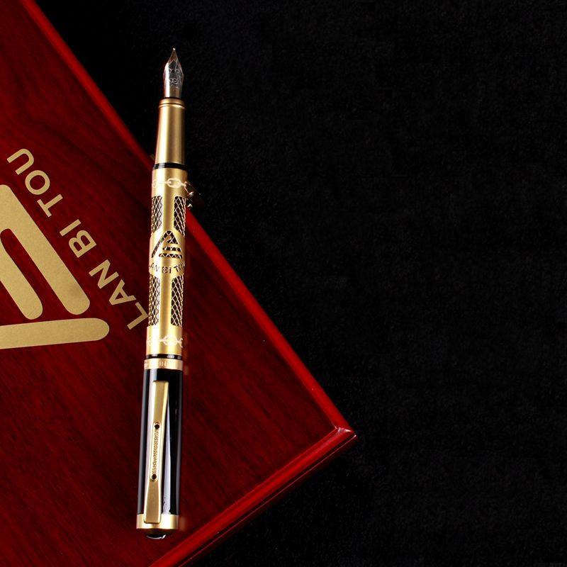 1Pc New high-end luxury Fountain Pen Business Ink pen Gold Trim F Iridium Nib lightweight writing Office school supplies, Red
1Pc New high-end luxury Fountain Pen Business Ink pen Gold Trim F Iridium Nib lightweight writing Office school supplies, Red