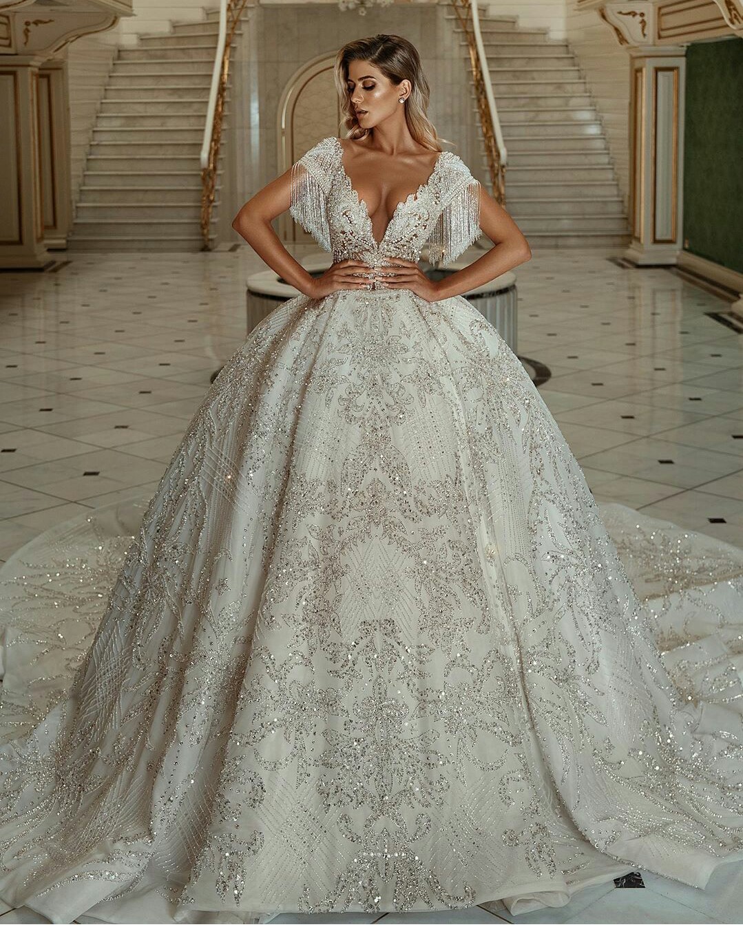 Luxury Wedding Dresses Sequins Beaded Rhinestones Wedding Dress Custom Made Sweep Train Tassel Vestidos De Novia