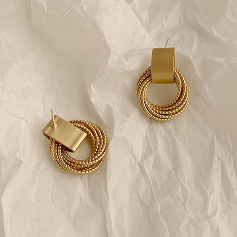 2020 New Simple Gold Metal Multi-layer Circle Winding Geometric Round Small Stud Earrings for Women Girl Party Jewelry
2020 New Simple Gold Metal Multi-layer Circle Winding Geometric Round Small Stud Earrings for Women Girl Party Jewelry