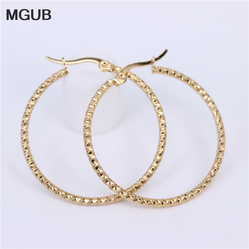 Wholesale high quality Multiple sizes Gold Color classic Stainless steel jewelry simple Circle Hoop Earrings for Women LH768
Wholesale high quality Multiple sizes Gold Color classic Stainless steel jewelry simple Circle Hoop Earrings for Women LH768