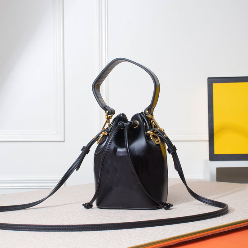 Small Classic Letters Bucket Fashion High Quality Black Shoulder Mini Crossbody Chain Bag Lady Hand Bags, Style three
Small Classic Letters Bucket Fashion High Quality Black Shoulder Mini Crossbody Chain Bag Lady Hand Bags, Style three